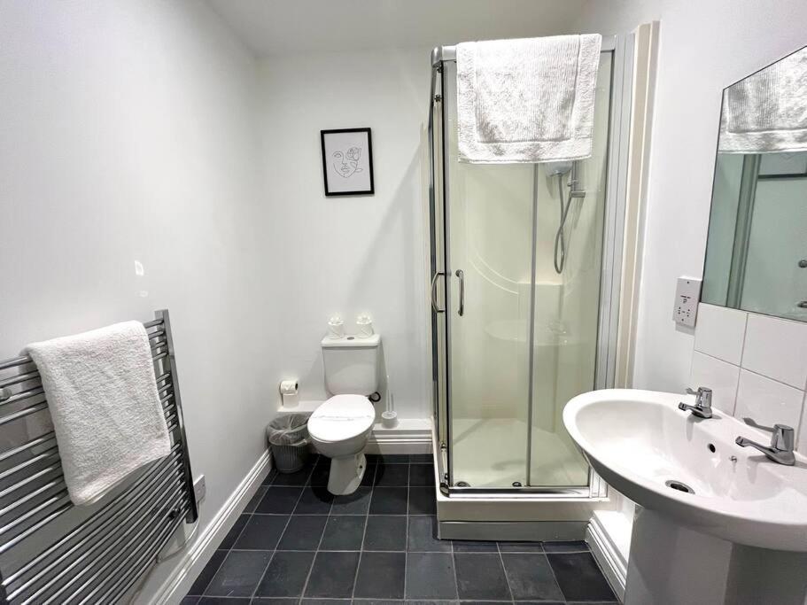 Lorne Park Road, Apartment
